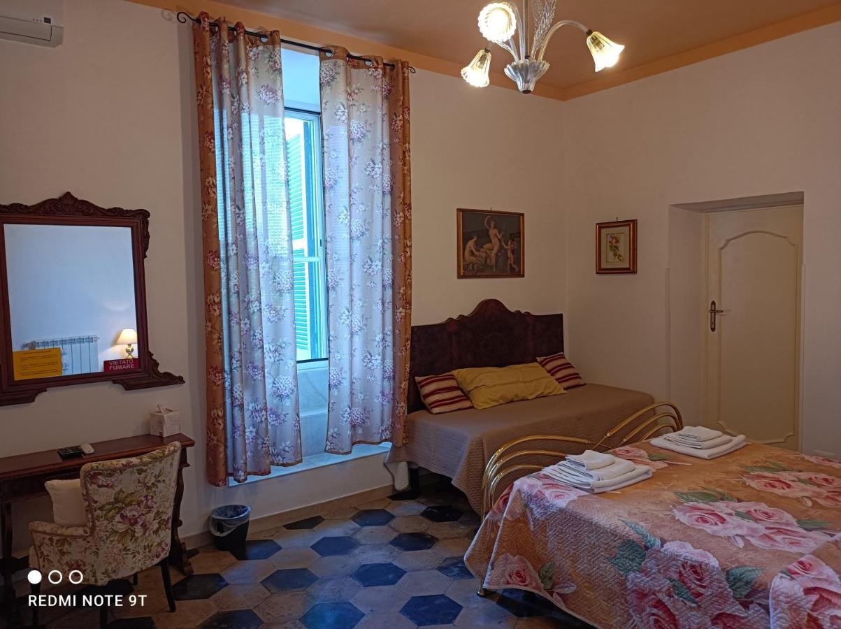 Angelina Antica Dimora Bed & Breakfast Terracina Luaran gambar
